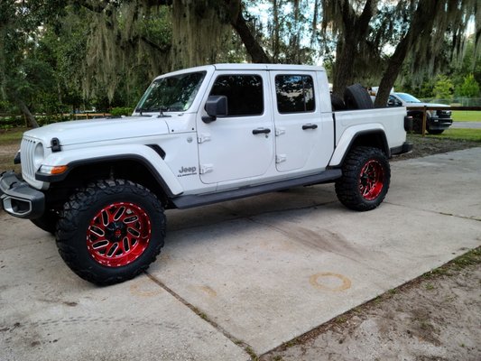 20x12 fuels nitto mud grappler 2.5 Mopar lift jeep gladiator