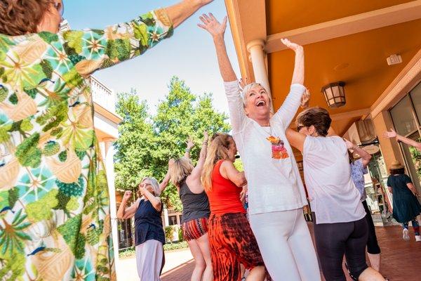 YES! This community dance jam was full of JOY!