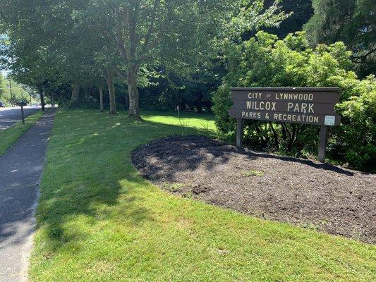 Sign at Wilcox Park/Veterans Way parking lot.