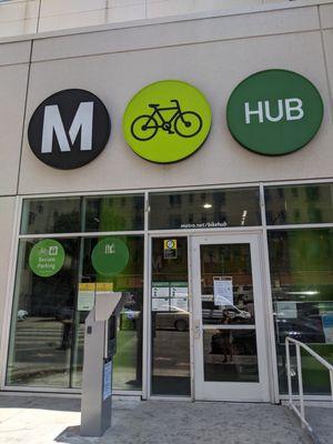 Metro Bike Hub Hollywood