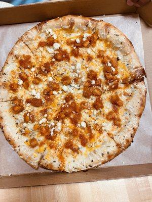 Buffalo  chicken vegan pizza!