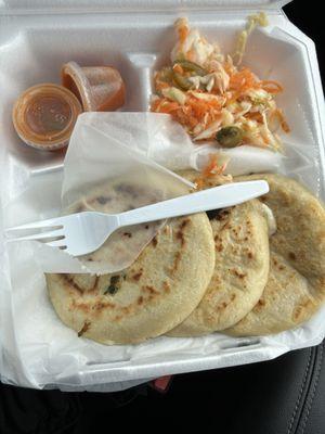 Pollo y Queso Pupusa, Spinach and cheese, Chicharrón y queso