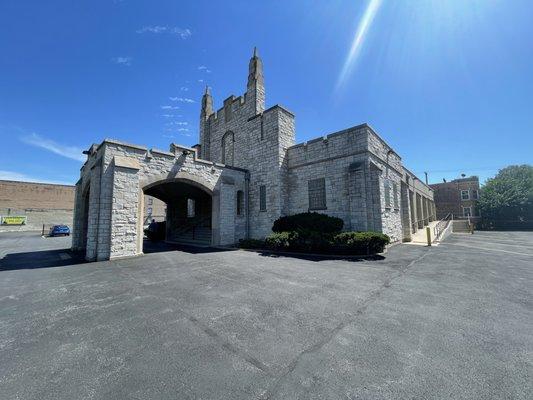 Easily accessible Location on Madison and Mason in chicago illinois with 2 huge parking lots