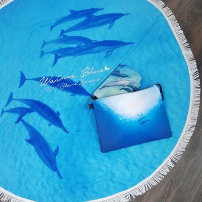 Hawaiian spinner dolphins photo by Akima. Clutch bags and throw