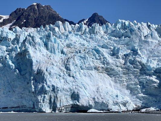 Stunning Meares Glacier!