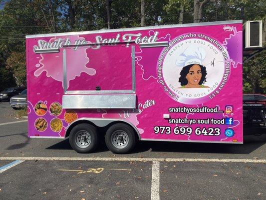 Snatch yo soul food truck