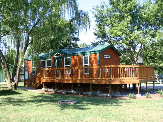 Deluxe cabin sleeps 6