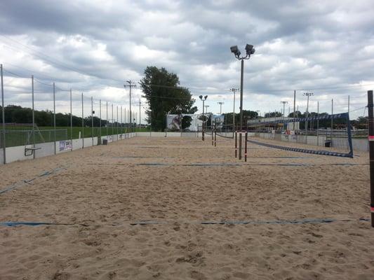 4 volleyball courts