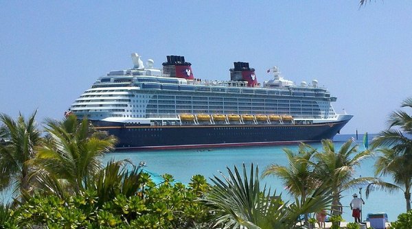 Cruise with your family while enjoying the delights of Disney!