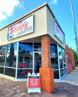 Store Front: Tom's Urban Press