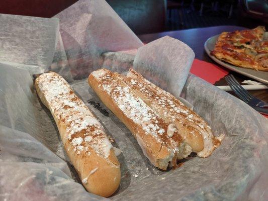 Cinnamon-cream cheese breadsticks