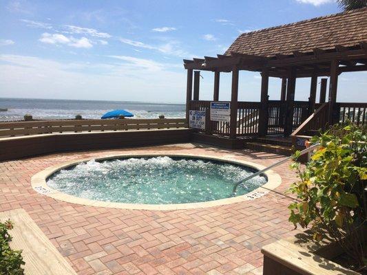 Large Outdoor Hot Tub!