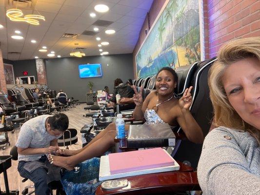 Having fun ! Great little place on Rivers Rd ! Nice service & Nails look great