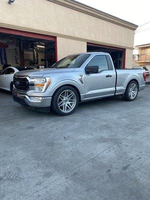 Whippled f150 22's with 305's mounted/aligned