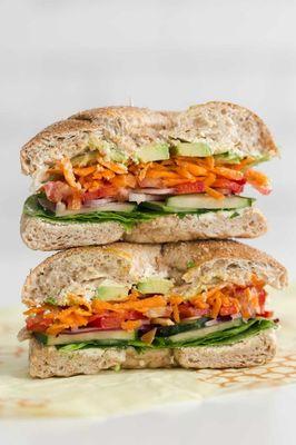 Veggie bagel sandwich