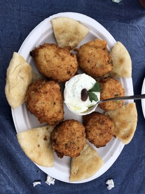 Fried chickpea balls