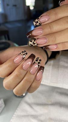 Fun leopard print art. Follow On instagram     @lona_martinez                         @lacquer_beauty_lounge