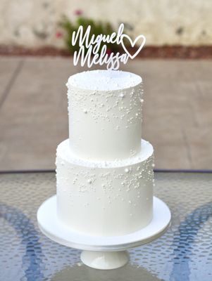 Minimalistic wedding cake