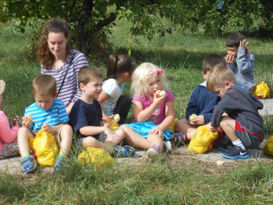 Every Fall, the Preschool Program take field trips to an apple orchard for apple picking and a farm for pumpkin picking!