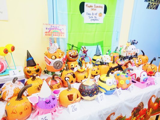 Halloween pumpkin decorating contest!