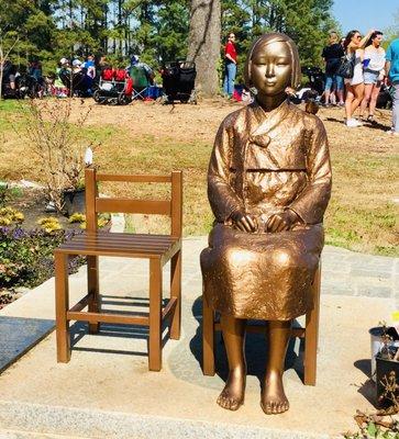 Memorial to Comfort Women          https://en.m.wikipedia.org/wiki/Comfort_women