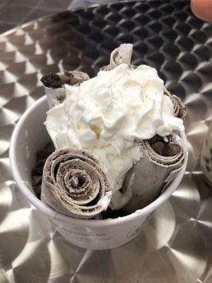 Oreo rolled ice cream