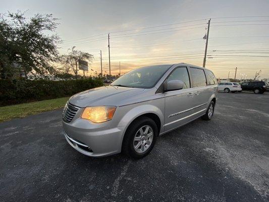 2012 Chrysler Town & Country TOURING