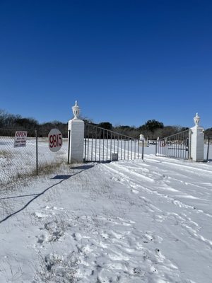 Main entrance to Texas statuary patio and garden