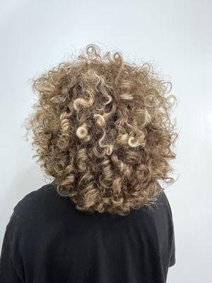 Beautiful perfect Retro curls!