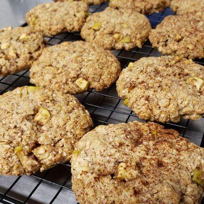 Apple cinnamon breakfast cookies.