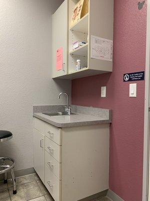 No sanitizer or soap in sight at a clinic.