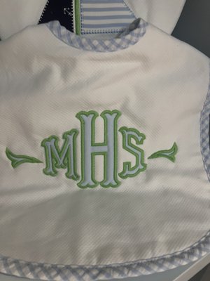 Appliqué bib