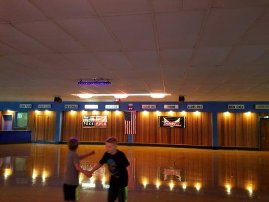 Lights on the walk to indicate what skate time it is.