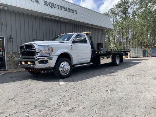 New Ram 5500 with Vulcan 19'6" 10-series carrier