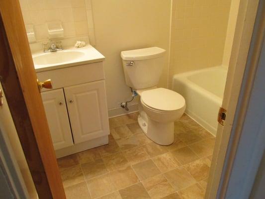 2-Bed/1-Bath, Upper Level: Bathroom.