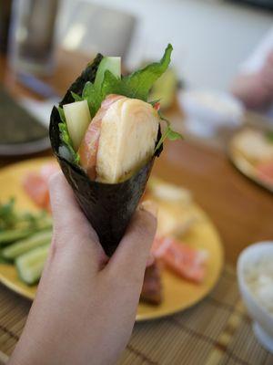 Temaki (hand roll)