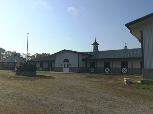 Queenslake Horse Barn