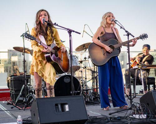 Maddie & Tae rooftop show at BMI