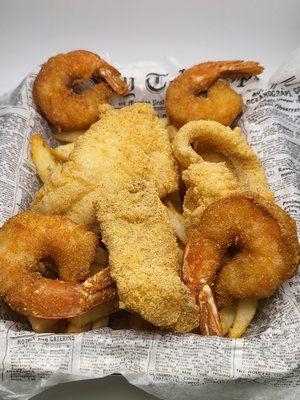 (Jumbo Prawns & Cod Special) Delicious combination cod fish, 5 jumbo prawns hush puppies & chips!