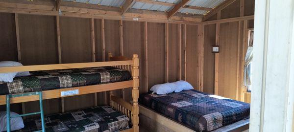 Momma Bear Cabin. Full size bed and set of bunks