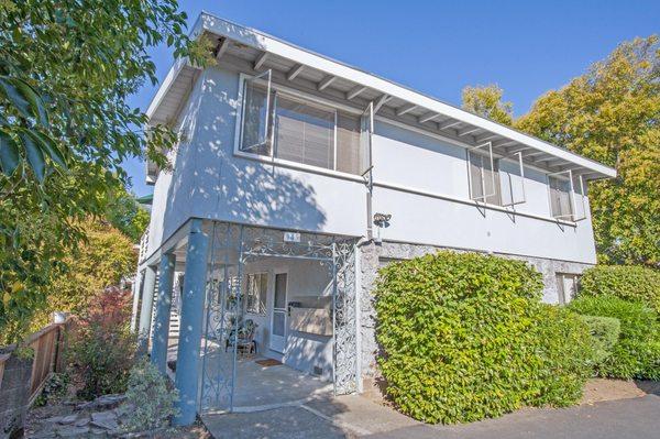 Just Sold! Kentfield 10 units with large units and common area-$3,200,000