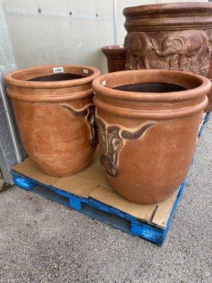 Good selection of basic garden planters