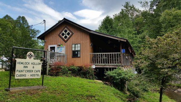 Hemlock Hollow Inn & Paint Creek Cafe