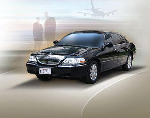 We specialize in providing ground transportation for all your corporate needs, Taxi airport transfers, and leisure transportation.