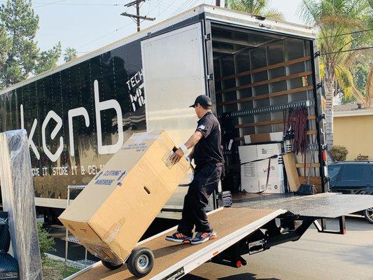 moving and shipping services