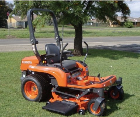 With this top-of-the-line zero turn mower we will trim your grass perfectly every time