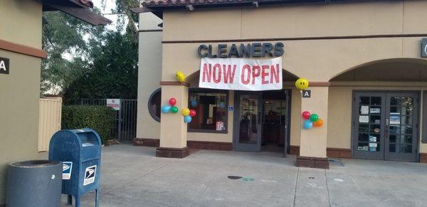 Lakeview Cleaners, Mercado Del Lago, RSM