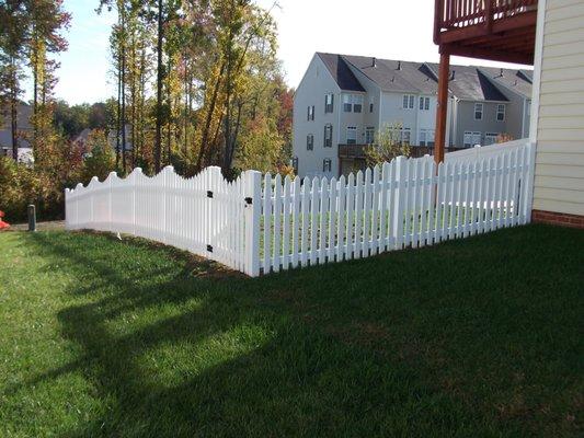 Concave White PVC Picket Fence