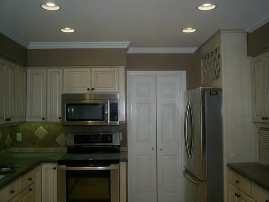 Kitchen AFTER LED Lighting Remodel (appliance side)