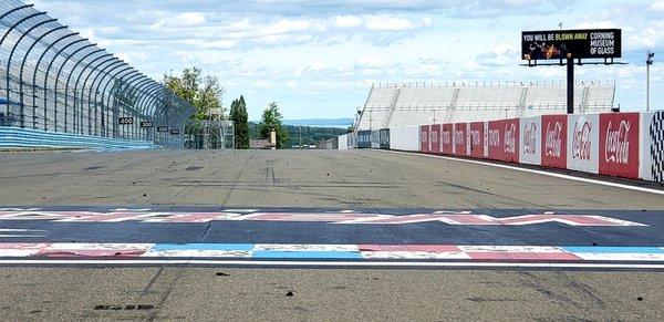 Main straight / start/finish line